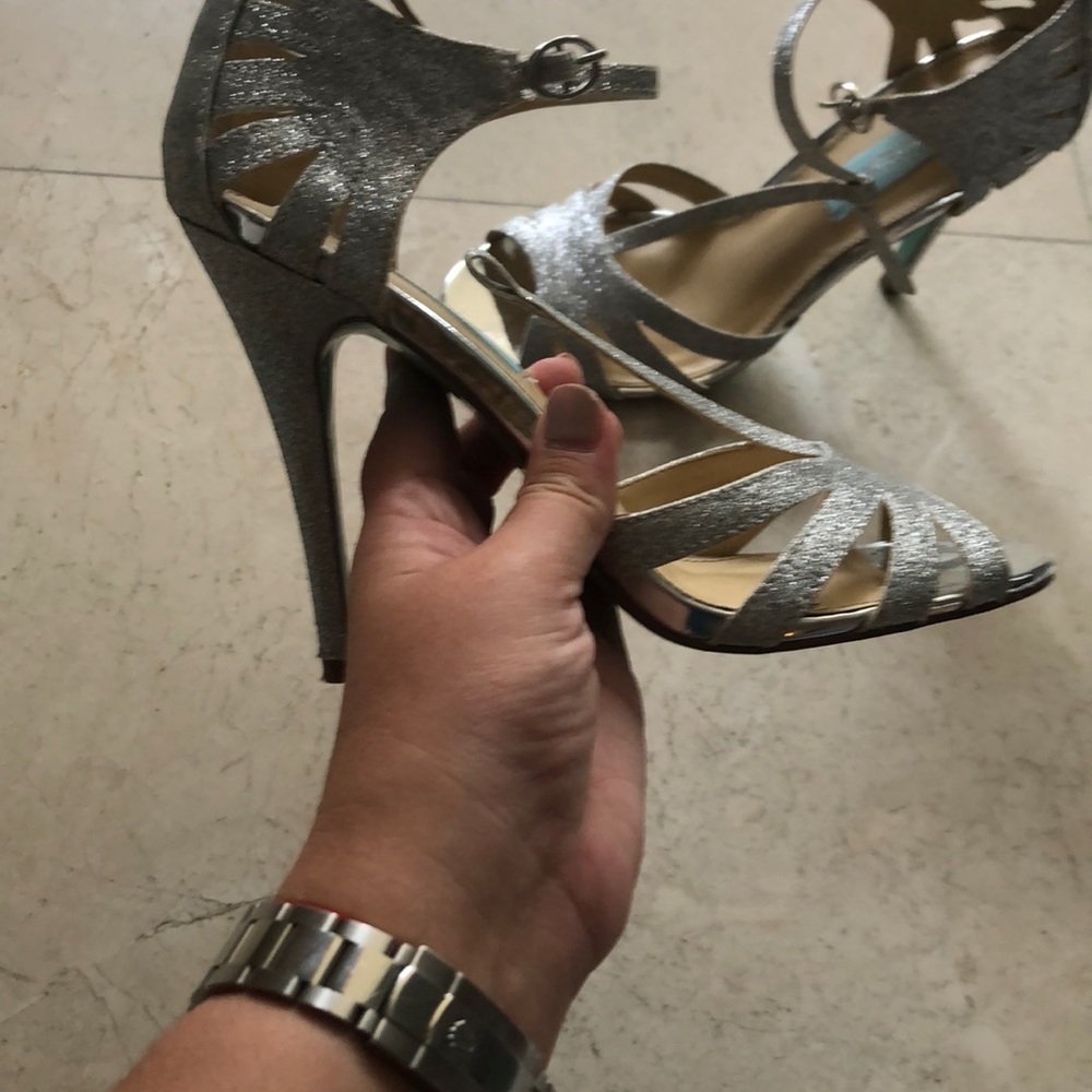 Shoes - Picture 2 of 4